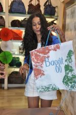 at baggit store in Mumbai on 24th Jan 2013 (25).JPG